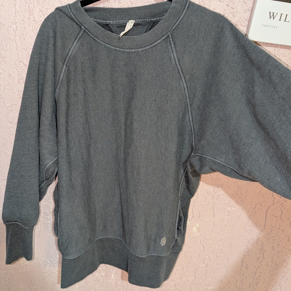Free People Sweatshirt - Picture 1 of 5